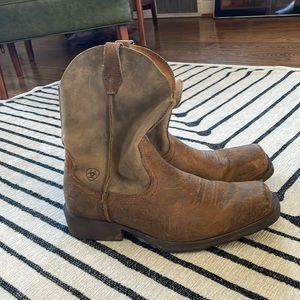 ARIAT BOOTS